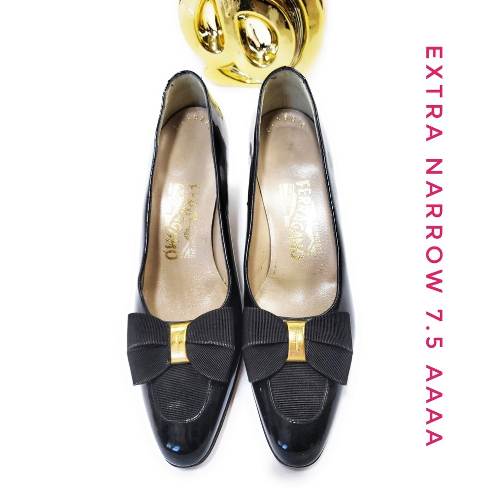 SALVATORE FERRAGAMO Pumps Black Patent Leather